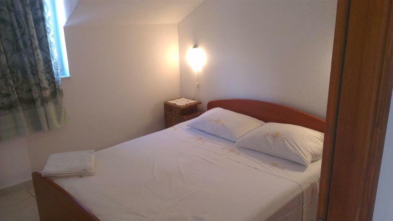 Tutini Dvori Apartment Primošten Екстериор снимка